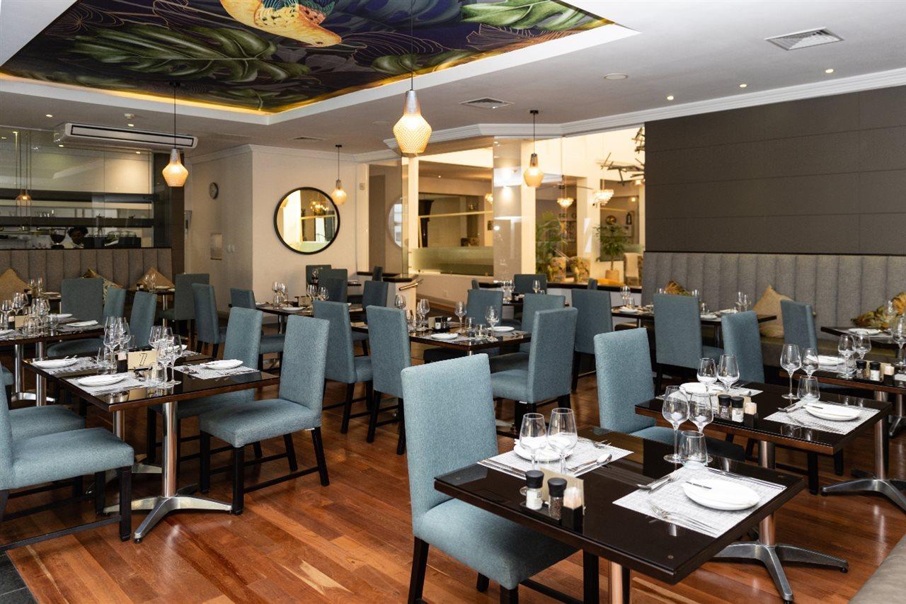Nh Cape Town The Lord Charles Hotel Exterior photo