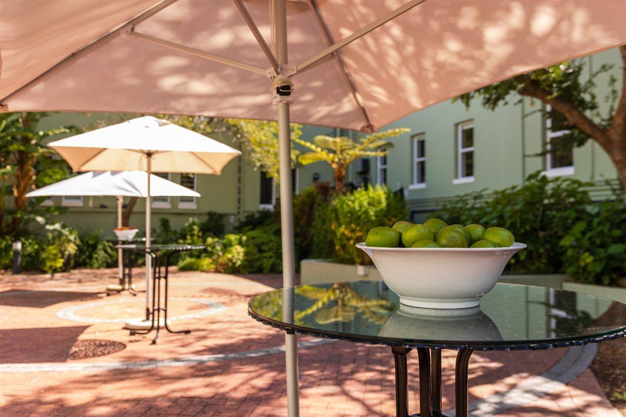 Nh Cape Town The Lord Charles Hotel Exterior photo