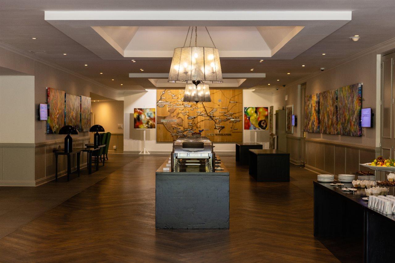 Nh Cape Town The Lord Charles Hotel Exterior photo