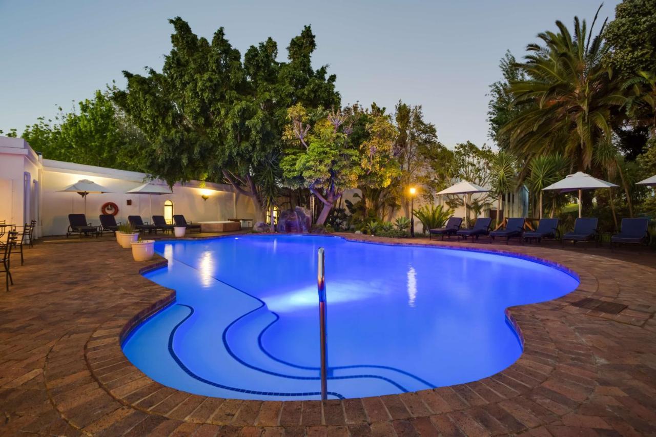 Nh Cape Town The Lord Charles Hotel Exterior photo